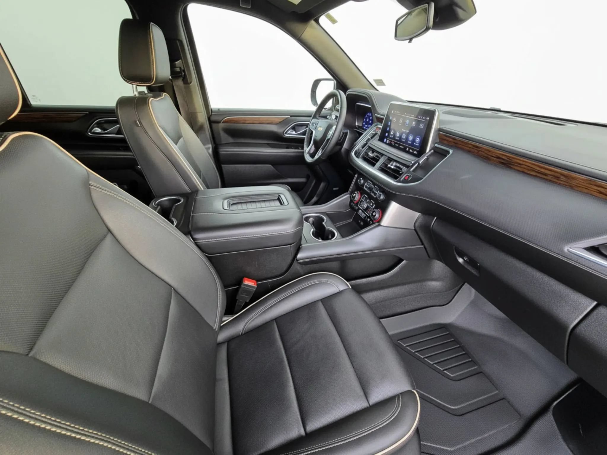 Used 2022 Chevrolet Suburban Premier RWD image 13