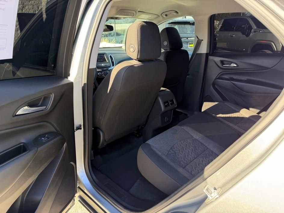 Used 2024 Chevrolet Equinox LT image 11
