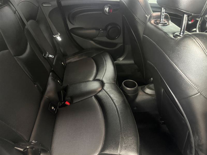Used 2015 MINI Cooper 4-Door Hardtop FWD image 9