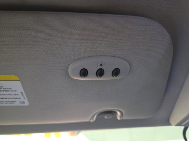 Used 2015 Chrysler Town & Country Touring image 49