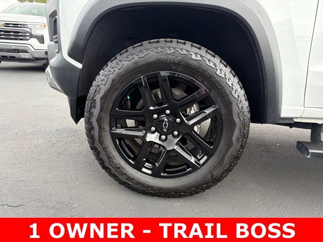 Used 2025 Chevrolet Colorado Trail Boss AWD/4WD image 9