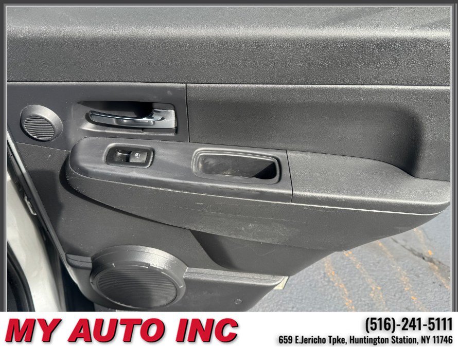 Used 2011 Jeep Liberty Sport AWD/4WD image 27