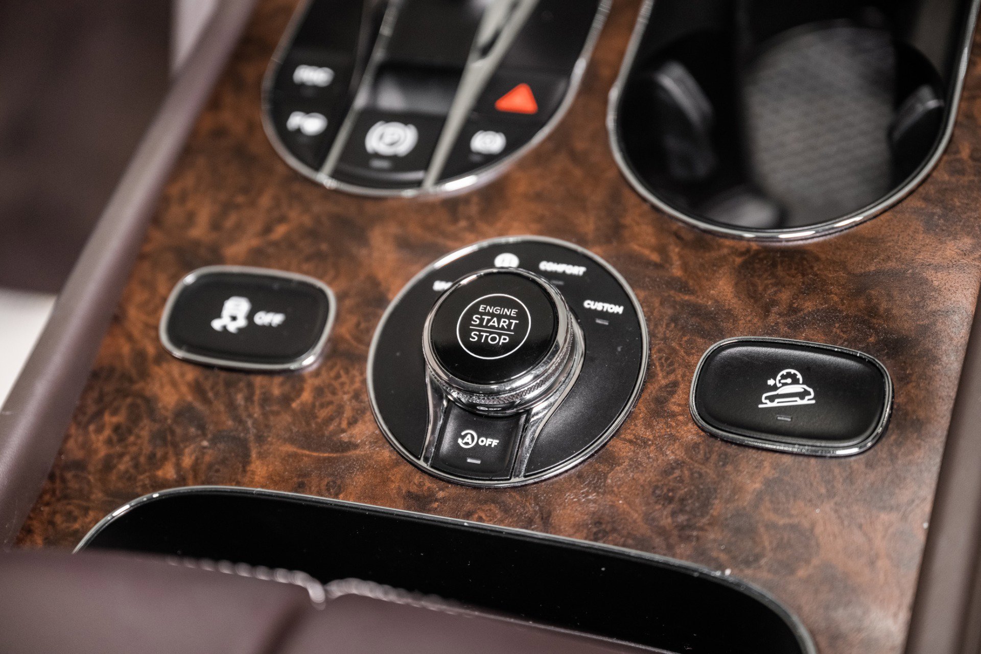 Used 2023 Bentley Bentayga image 46