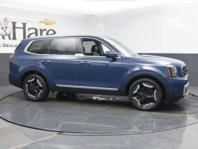 Used 2025 Kia Telluride S FWD image 1