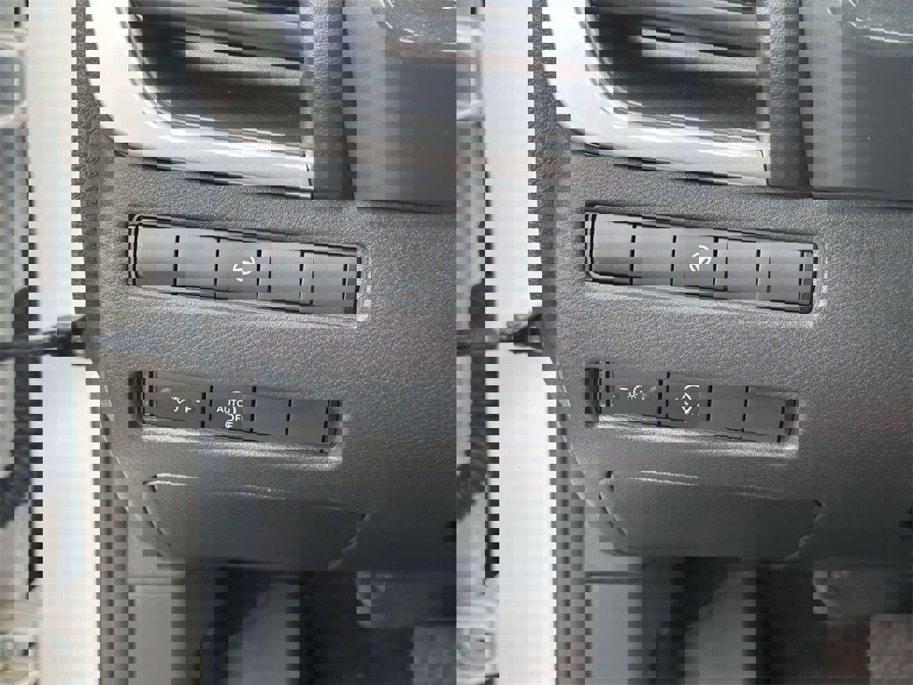 Certified 2023 Nissan Rogue SV image 20