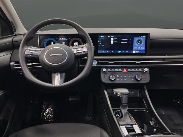 Used 2025 Hyundai Tucson SE image 5