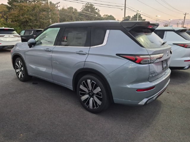 New 2026 Mitsubishi Outlander SEL FWD image 5