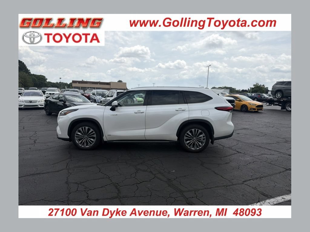 Used 2021 Toyota Highlander Platinum AWD/4WD image 1
