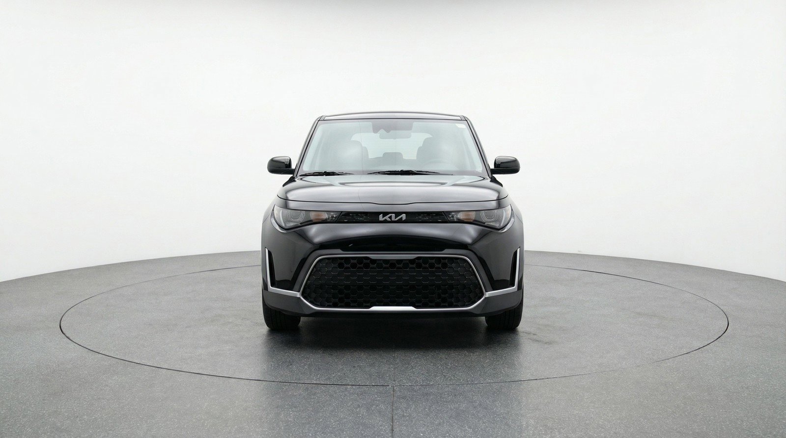 Used 2025 Kia Soul LX w/ LX Technology Package image 2