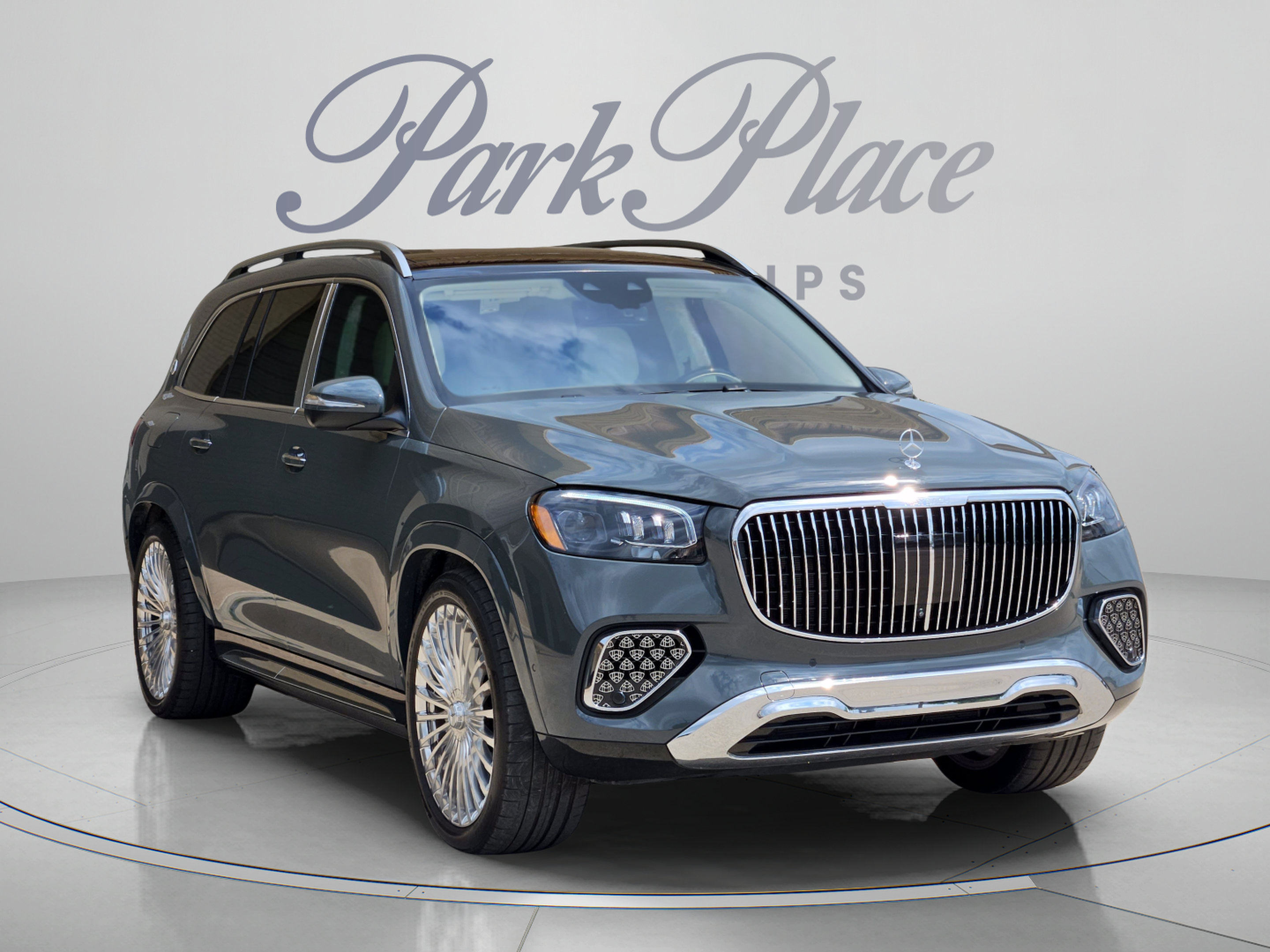 Used 2025 Mercedes-Benz Maybach GLS 600 4MATIC image 7