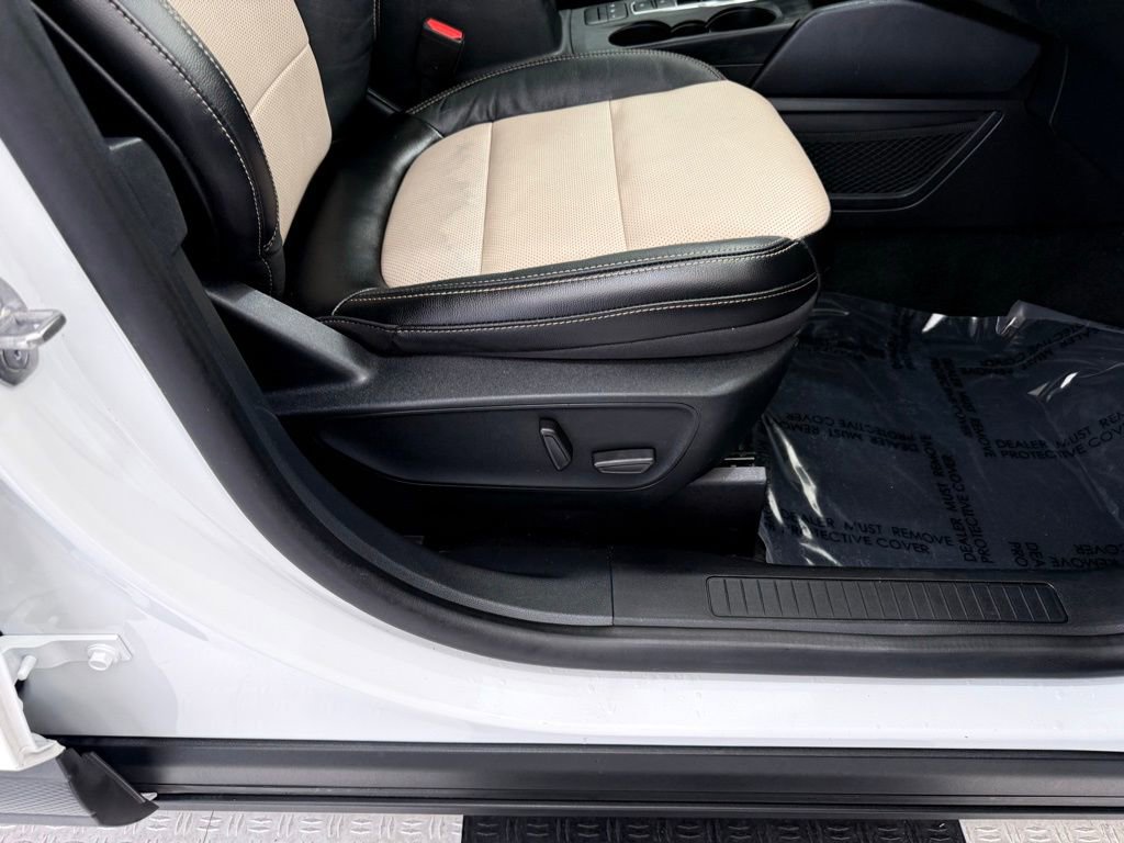 Used 2021 Ford Escape Titanium w/ Titanium Elite Package image 23