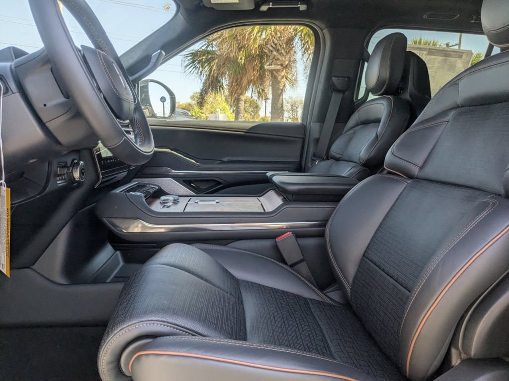 New 2026 Lincoln Navigator Black Label AWD/4WD image 22