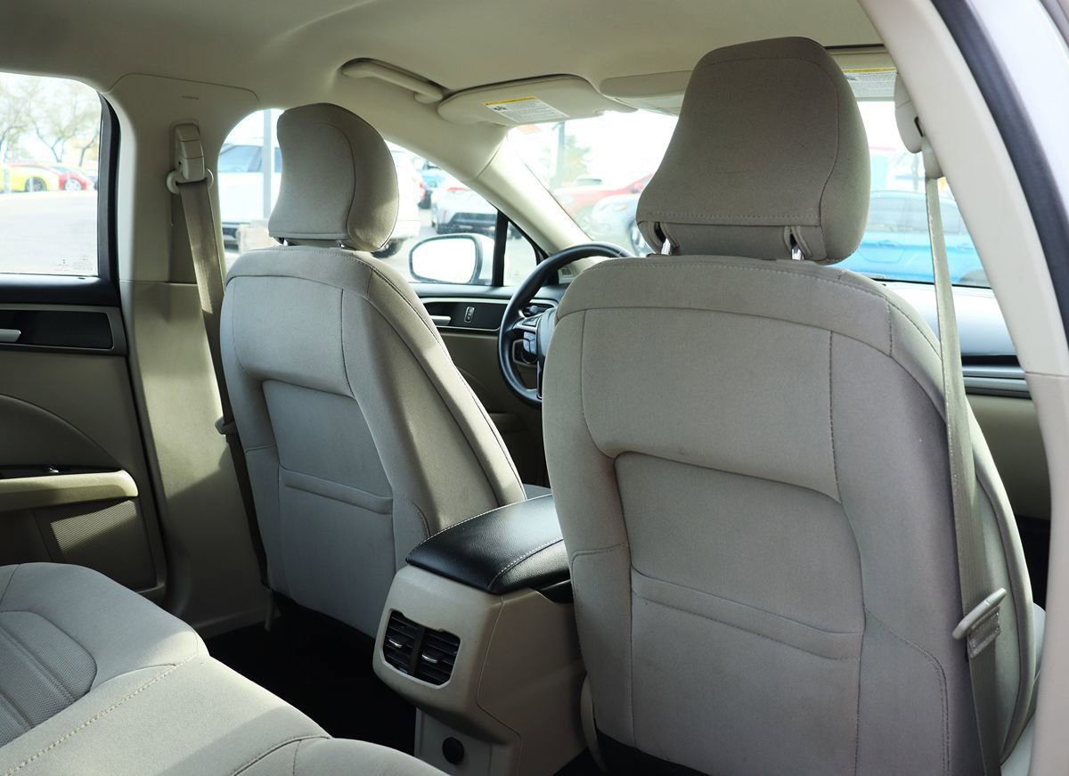 Used 2019 Ford Fusion SE image 24