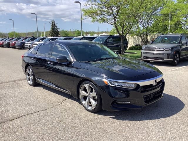 Used 2018 Honda Accord Touring image 3
