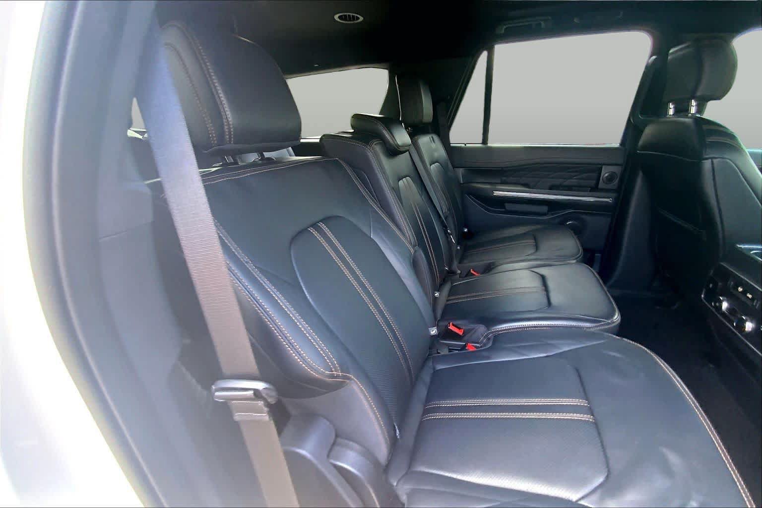 Used 2024 Ford Expedition Platinum RWD image 19