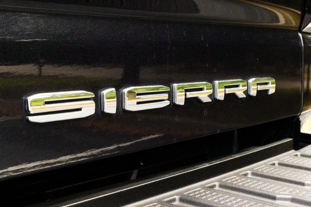 Used 2024 GMC Sierra 2500 Denali w/ Denali Reserve Package AWD/4WD image 49