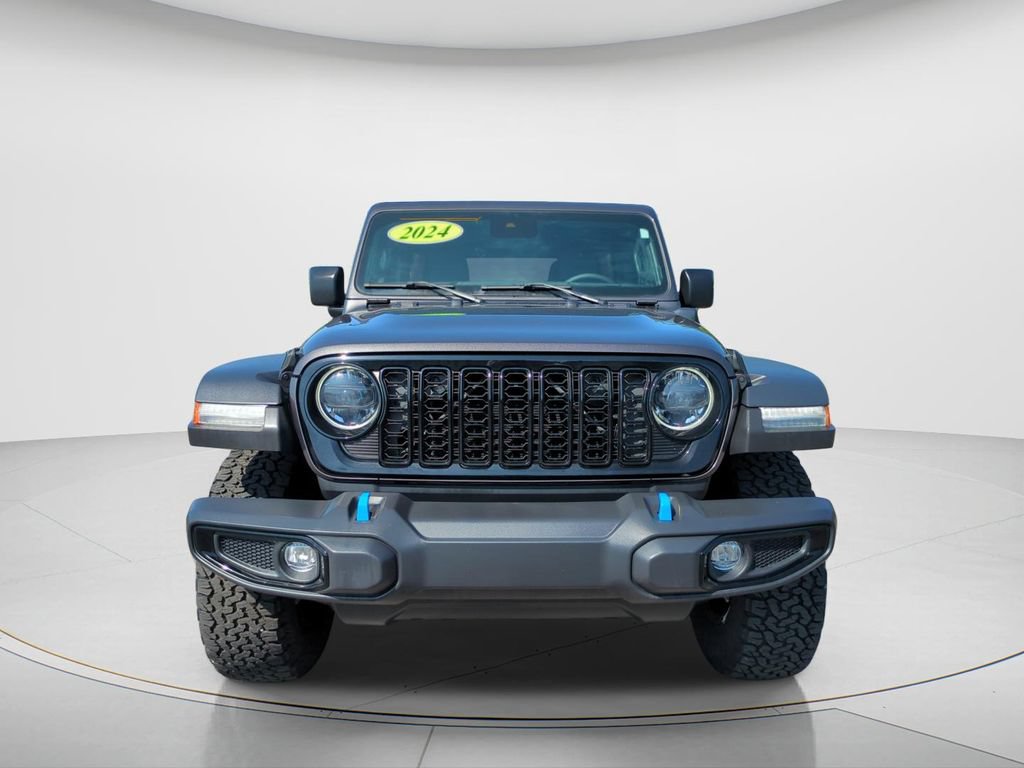 Used 2024 Jeep Wrangler Unlimited AWD/4WD image 2