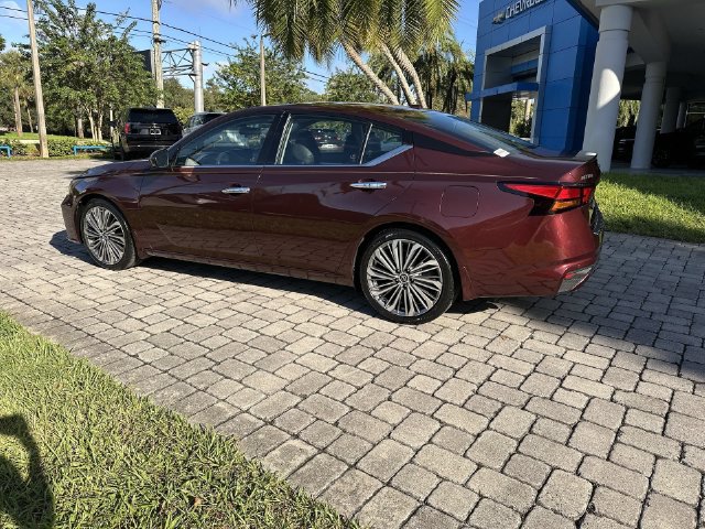 Used 2023 Nissan Altima 2.5 SL FWD image 33
