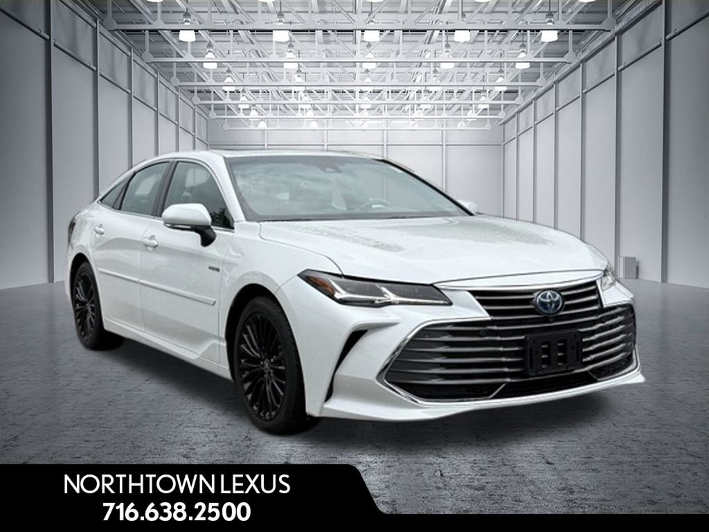 Used 2021 Toyota Avalon Limited w/ Advanced Safety Package FWD image 4
