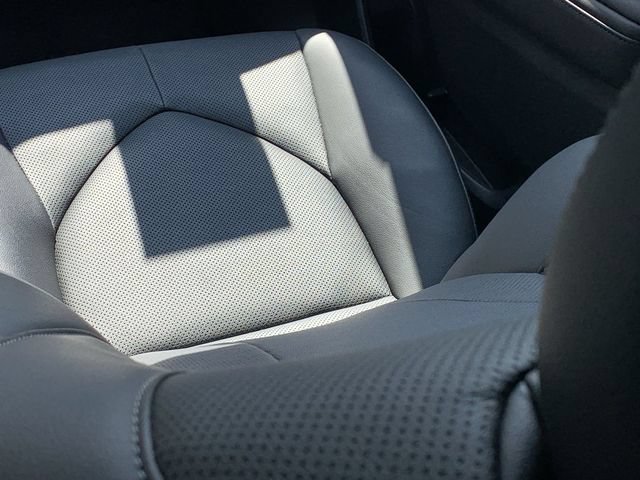 Used 2024 Toyota Highlander Limited AWD/4WD image 33