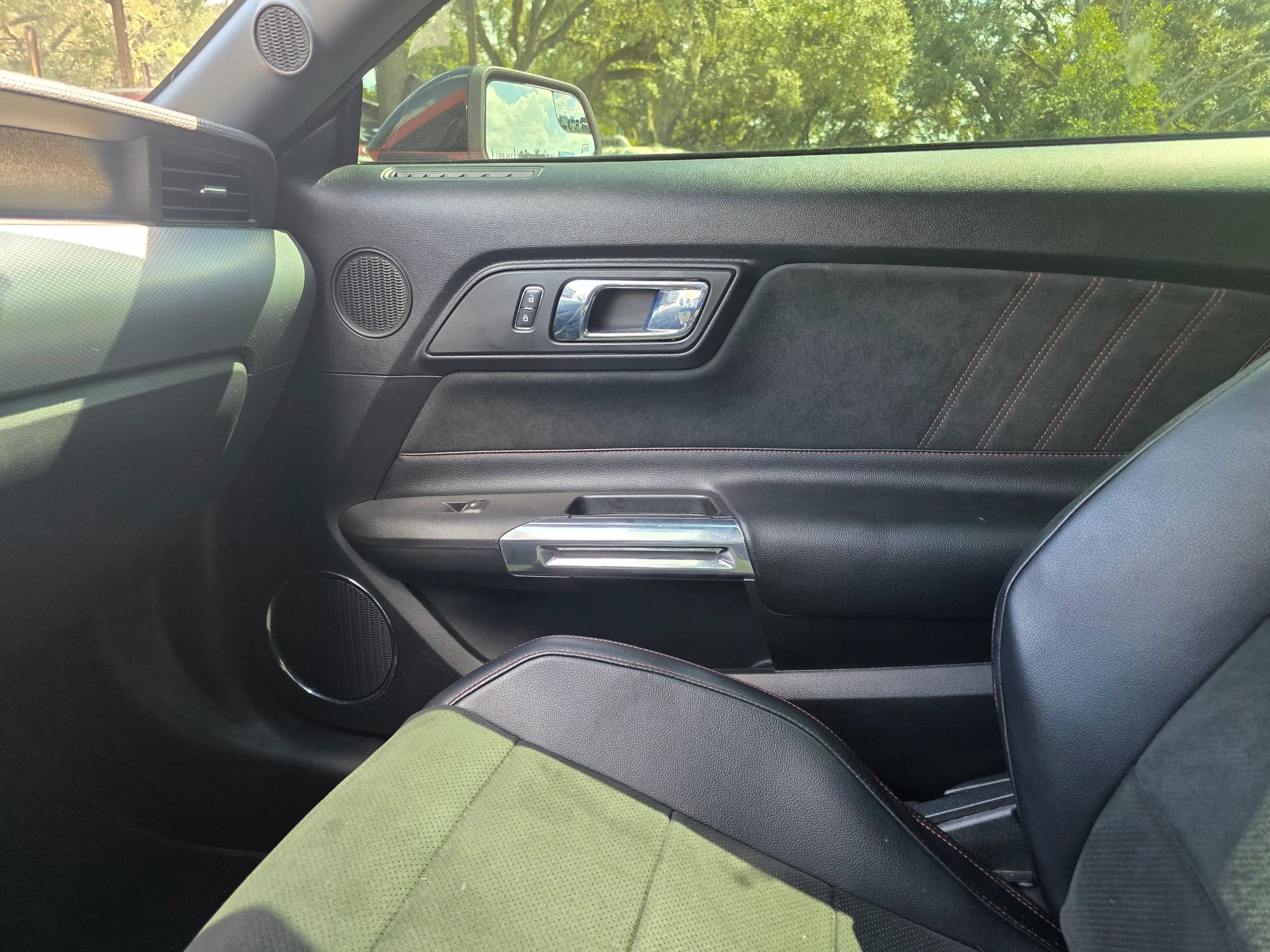 Used 2016 Ford Mustang GT Premium RWD image 34