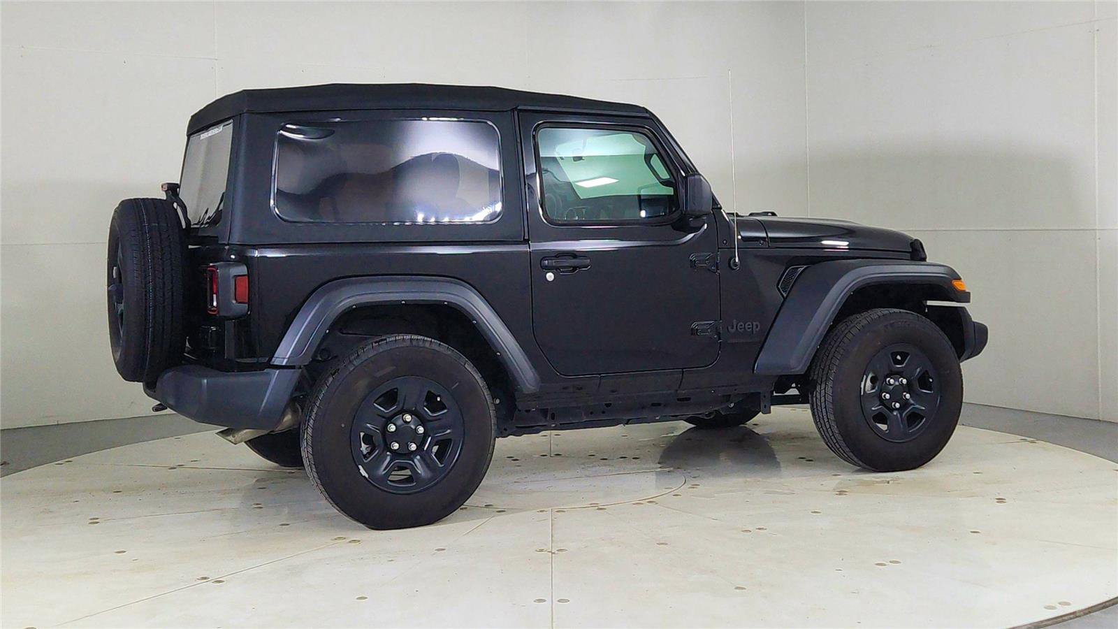 Used 2022 Jeep Wrangler Sport image 7