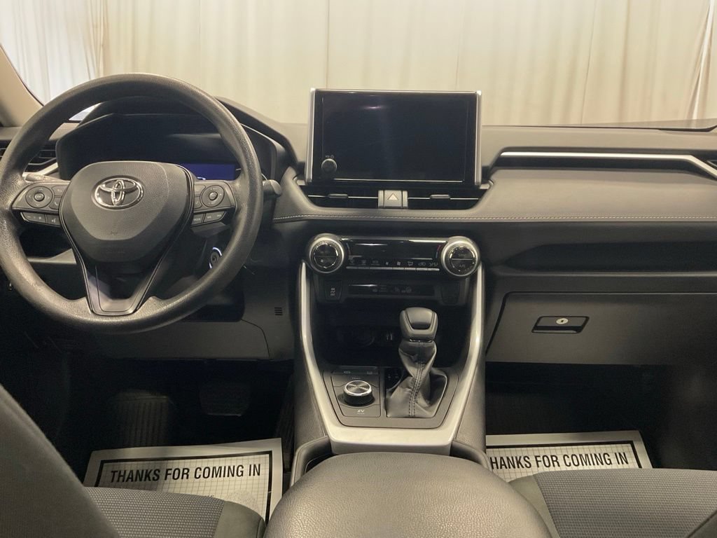 Used 2023 Toyota RAV4 LE AWD/4WD image 7