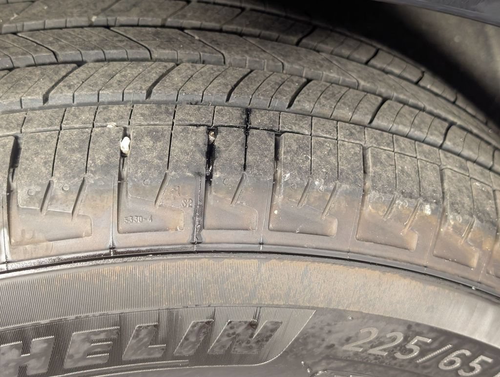 Used 2024 Chevrolet Equinox LT FWD image 9