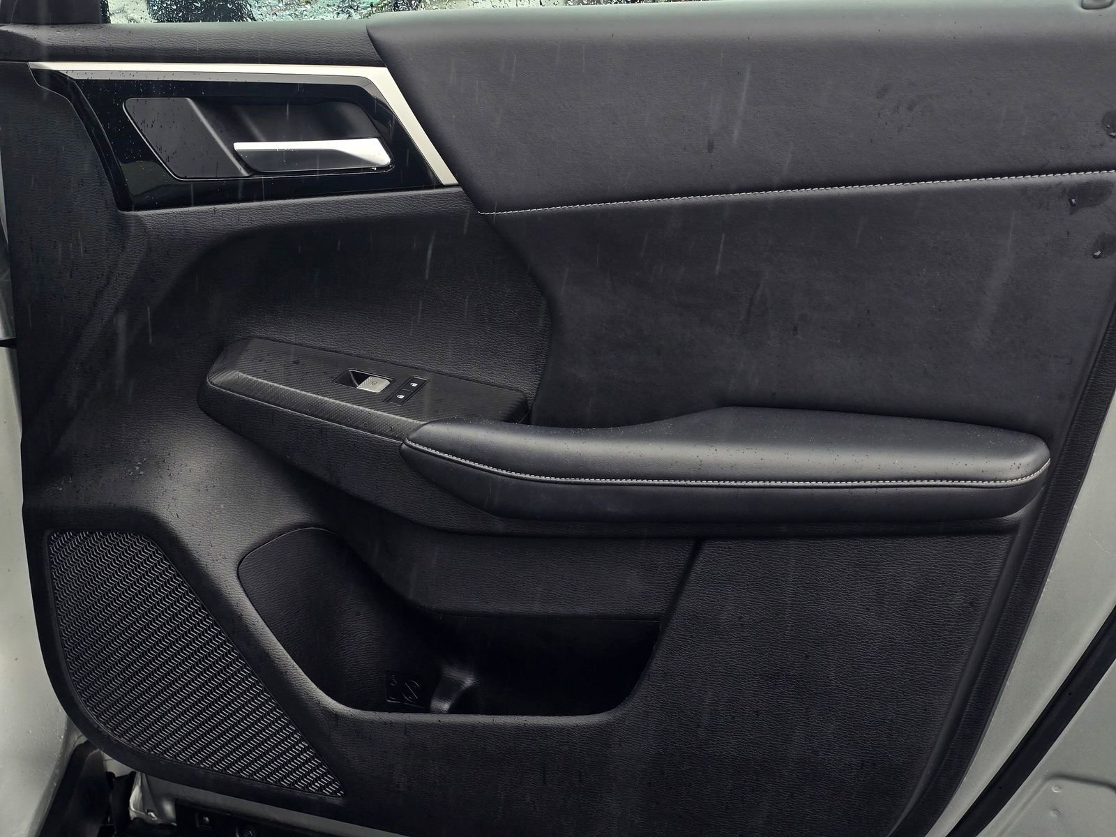 Used 2024 Mitsubishi Outlander SE image 40