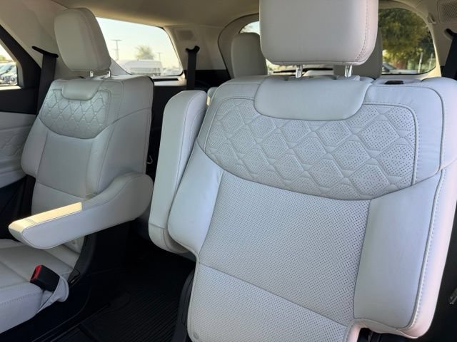Used 2026 Ford Explorer Platinum w/ LUX Leather Package AWD/4WD image 22