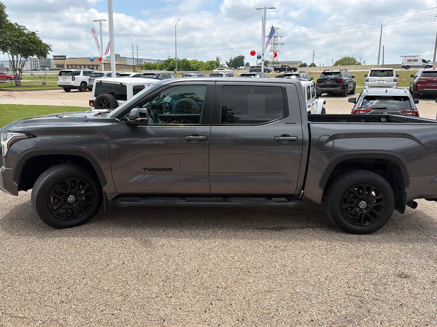 Used 2024 Toyota Tundra Limited AWD/4WD image 6
