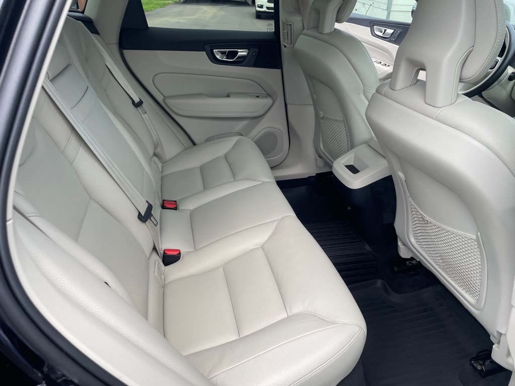 Used 2018 Volvo XC60 T5 Momentum AWD/4WD image 20