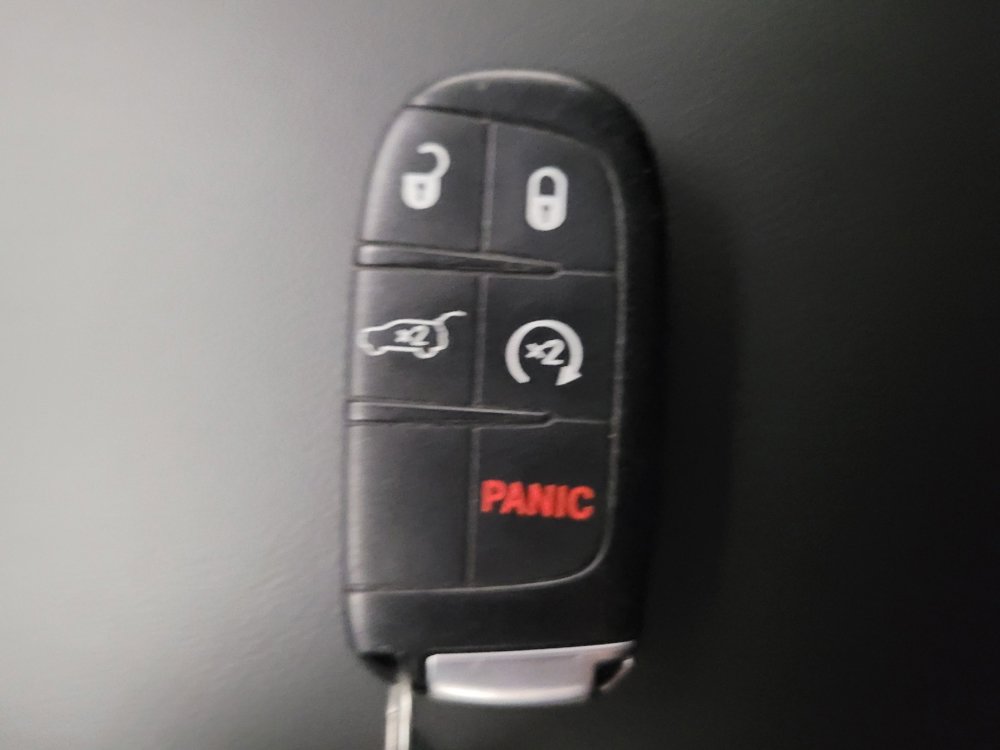 Used 2018 Jeep Grand Cherokee Limited image 32