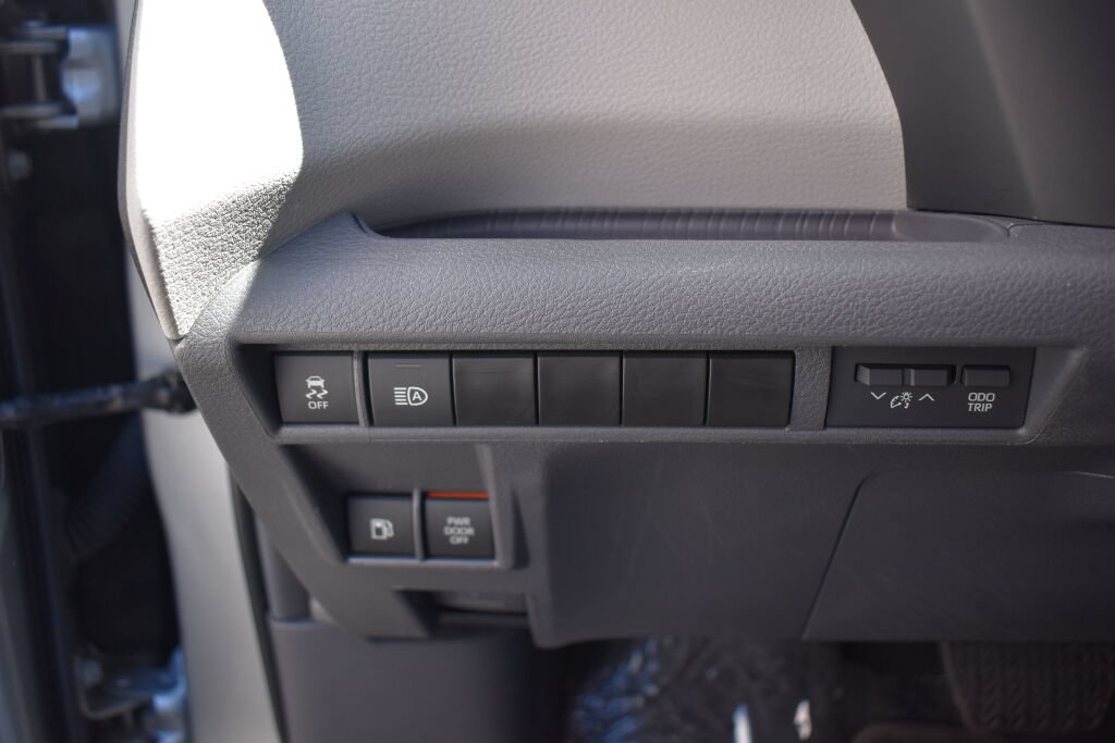 Certified 2024 Toyota Sienna LE AWD/4WD image 15