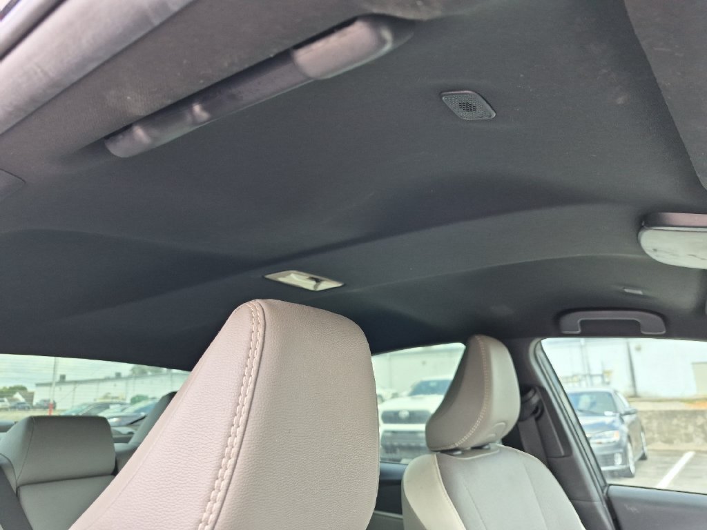 Used 2025 Toyota Camry SE FWD image 16