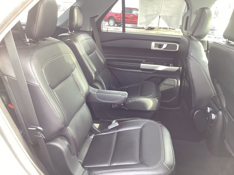 Used 2021 Ford Explorer XLT w/ Equipment Group 202A image 14