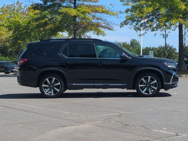 Used 2023 Honda Pilot Touring image 4