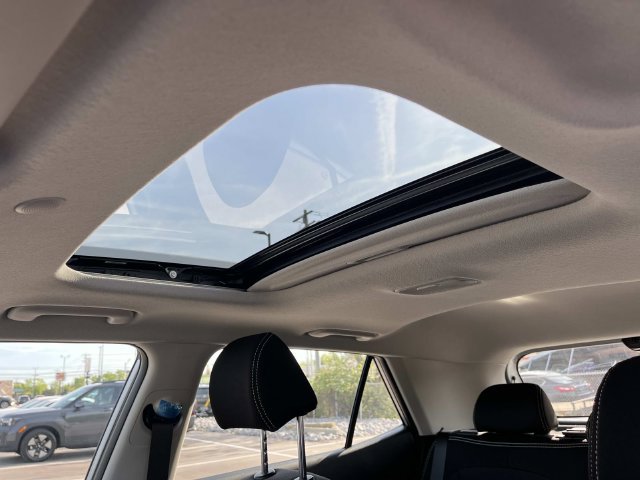 New 2026 Hyundai Venue SEL FWD image 25