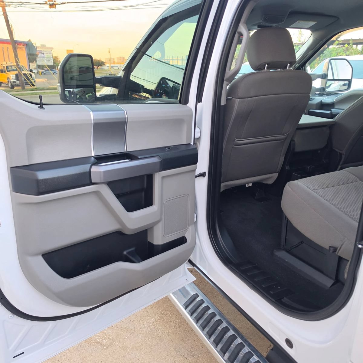 Used 2019 Ford F250 XLT w/ XLT Premium Package AWD/4WD image 26