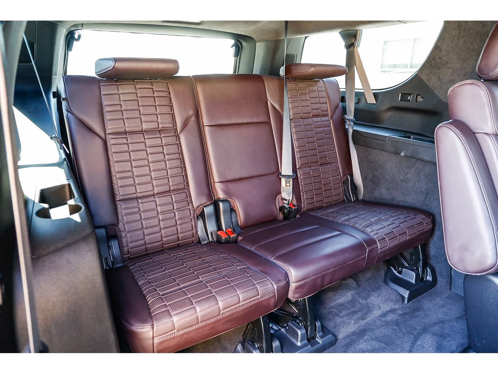 Used 2023 Cadillac Escalade ESV V w/ Heavy-Duty Trailer Package AWD/4WD image 21