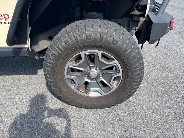 Used 2017 Jeep Wrangler Rubicon w/ Power Convenience Group AWD/4WD image 9