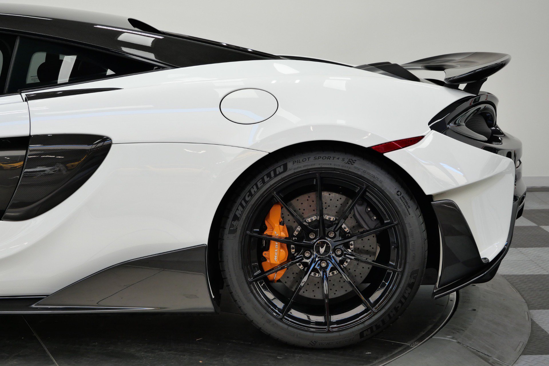 Used 2019 McLaren 600LT RWD image 54