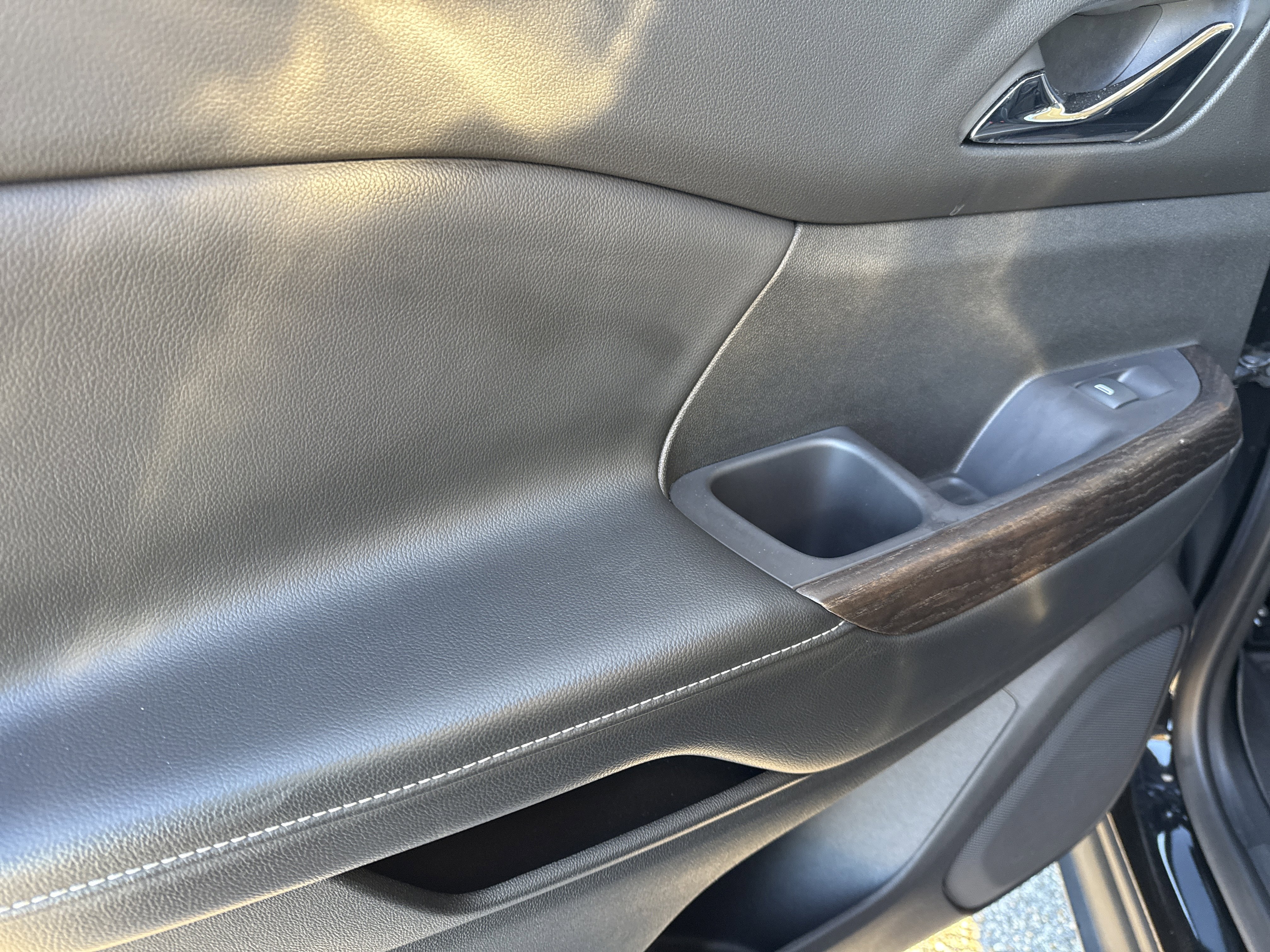 Used 2020 GMC Acadia Denali w/ LPO, Floor Liner Package image 15