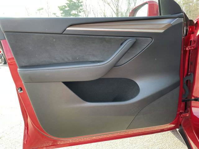 Used 2023 Tesla Model Y Long Range image 18