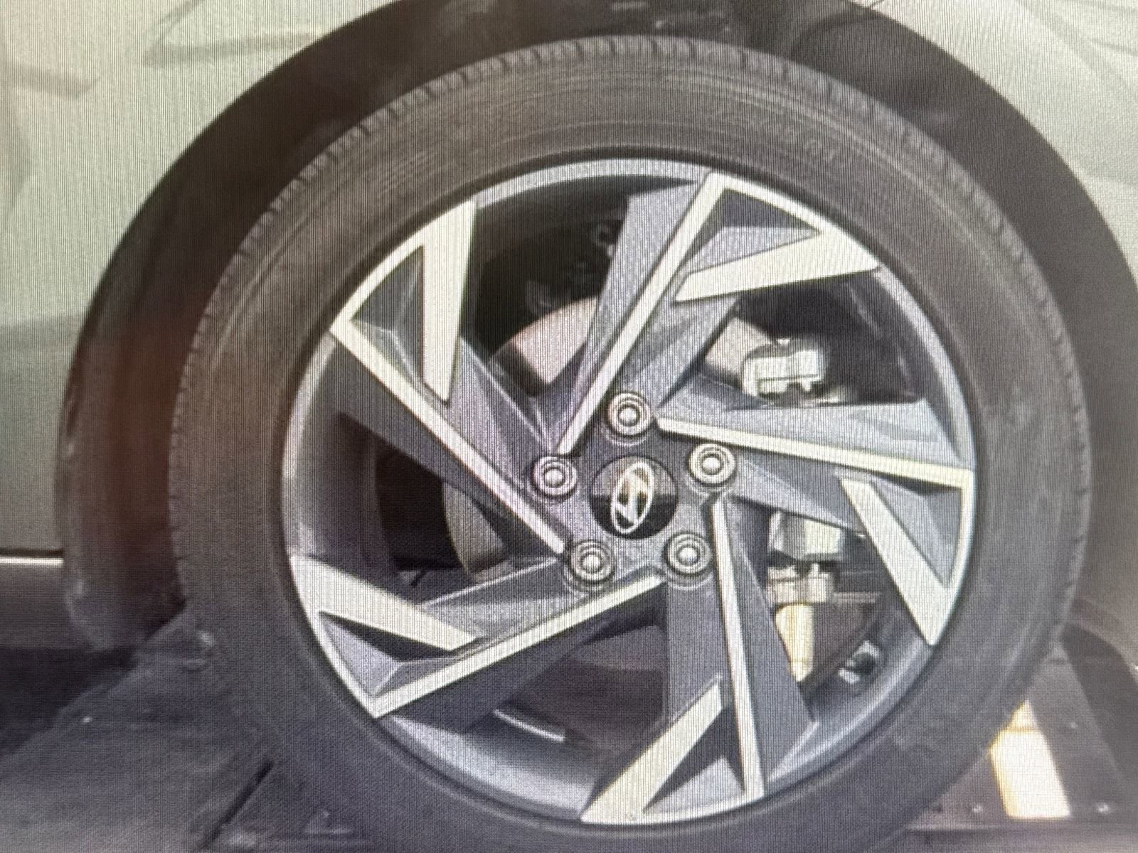 Used 2025 Hyundai Elantra Sport image 7