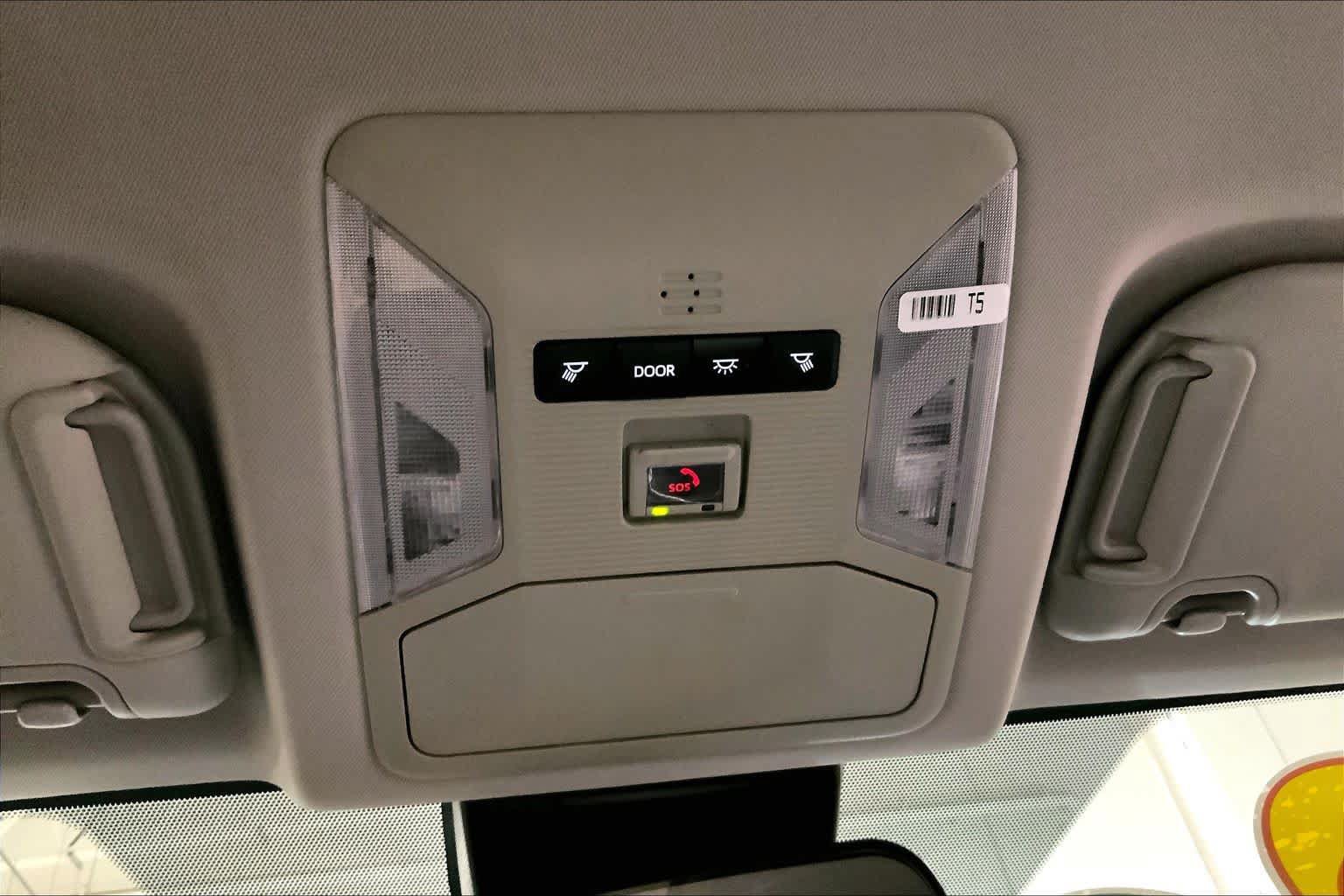 Used 2025 Toyota RAV4 XLE AWD/4WD image 34