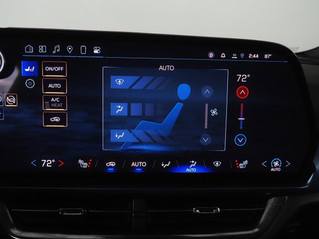 Used 2024 Chevrolet Equinox EV LT w/ LPO, Blackout Package image 42