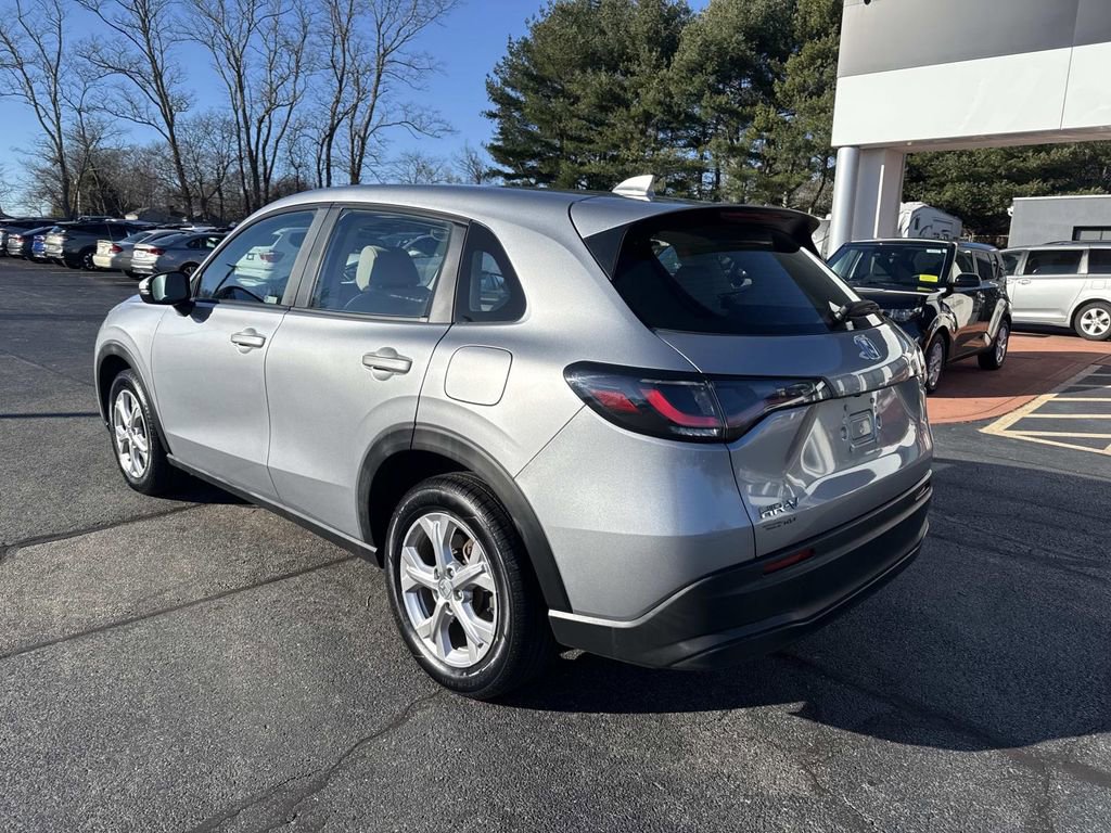 Used 2023 Honda HR-V LX image 3