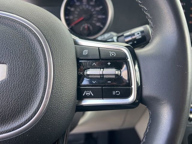 Certified 2024 Kia Carnival LX image 16