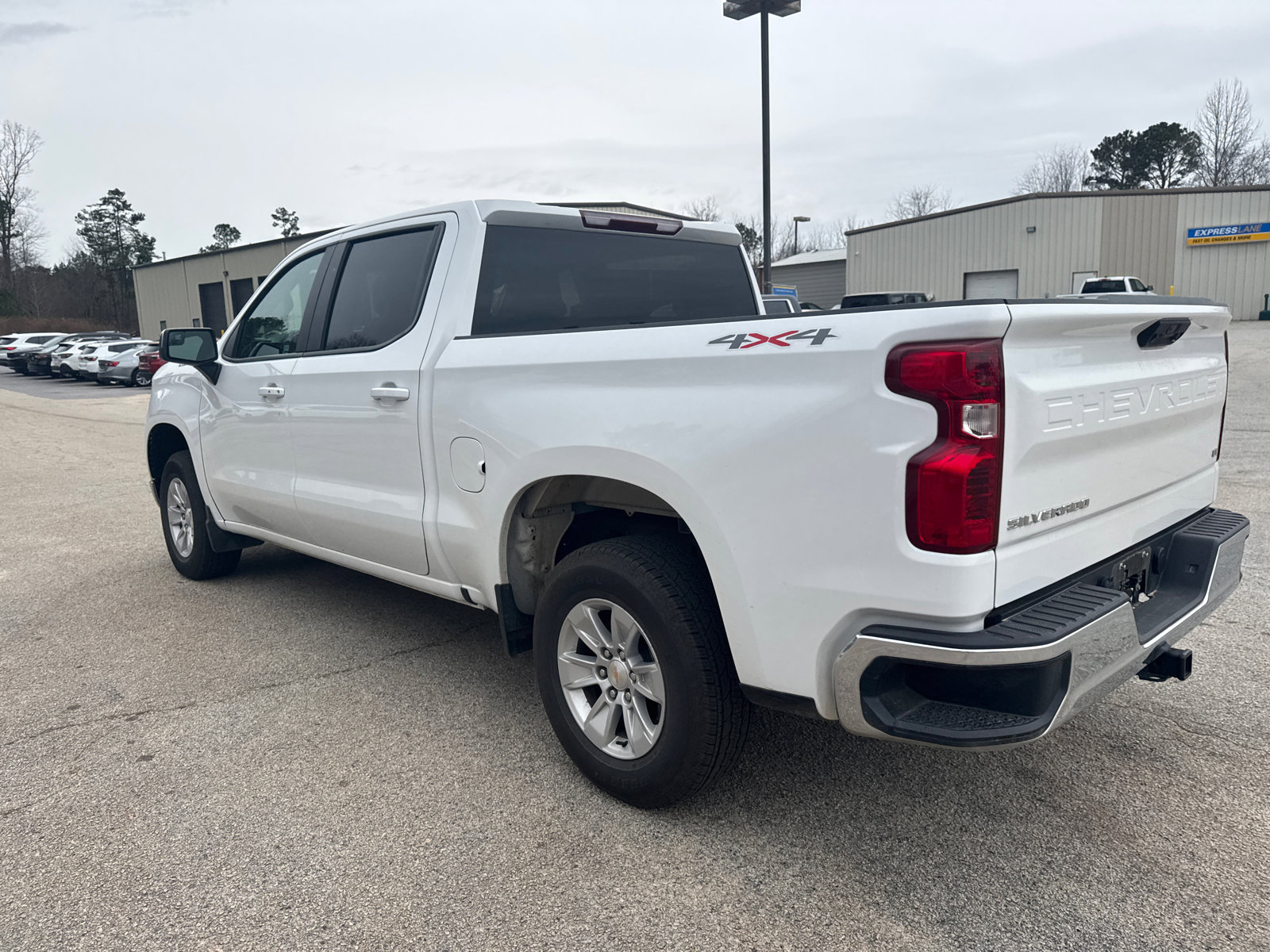 Used 2025 Chevrolet Silverado 1500 LT image 6